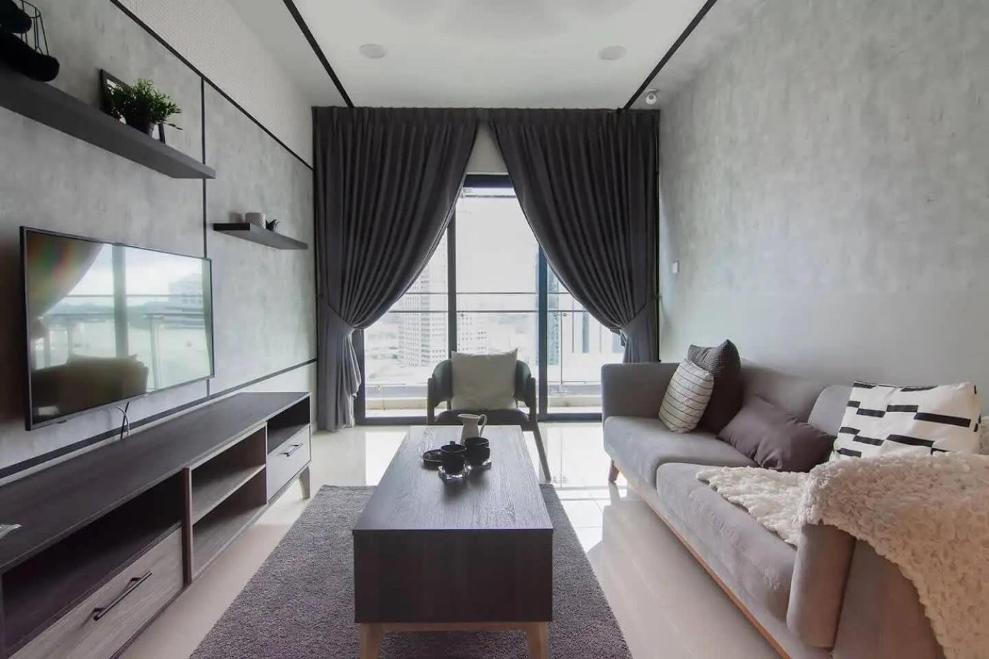 Apartment A Cozy & Lovely High-floor 3br Views